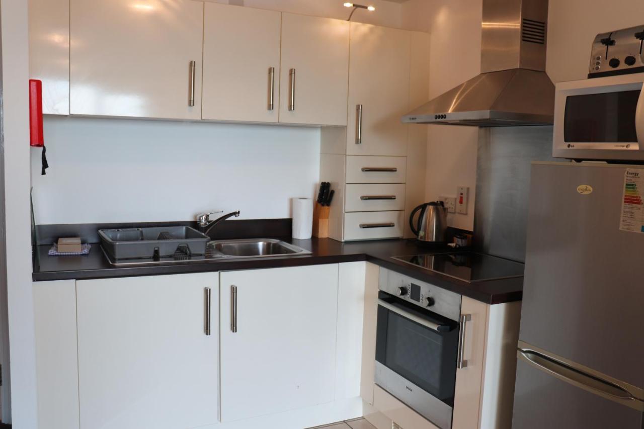Century Wharf Apartments By Urban Space Cardiff Ngoại thất bức ảnh