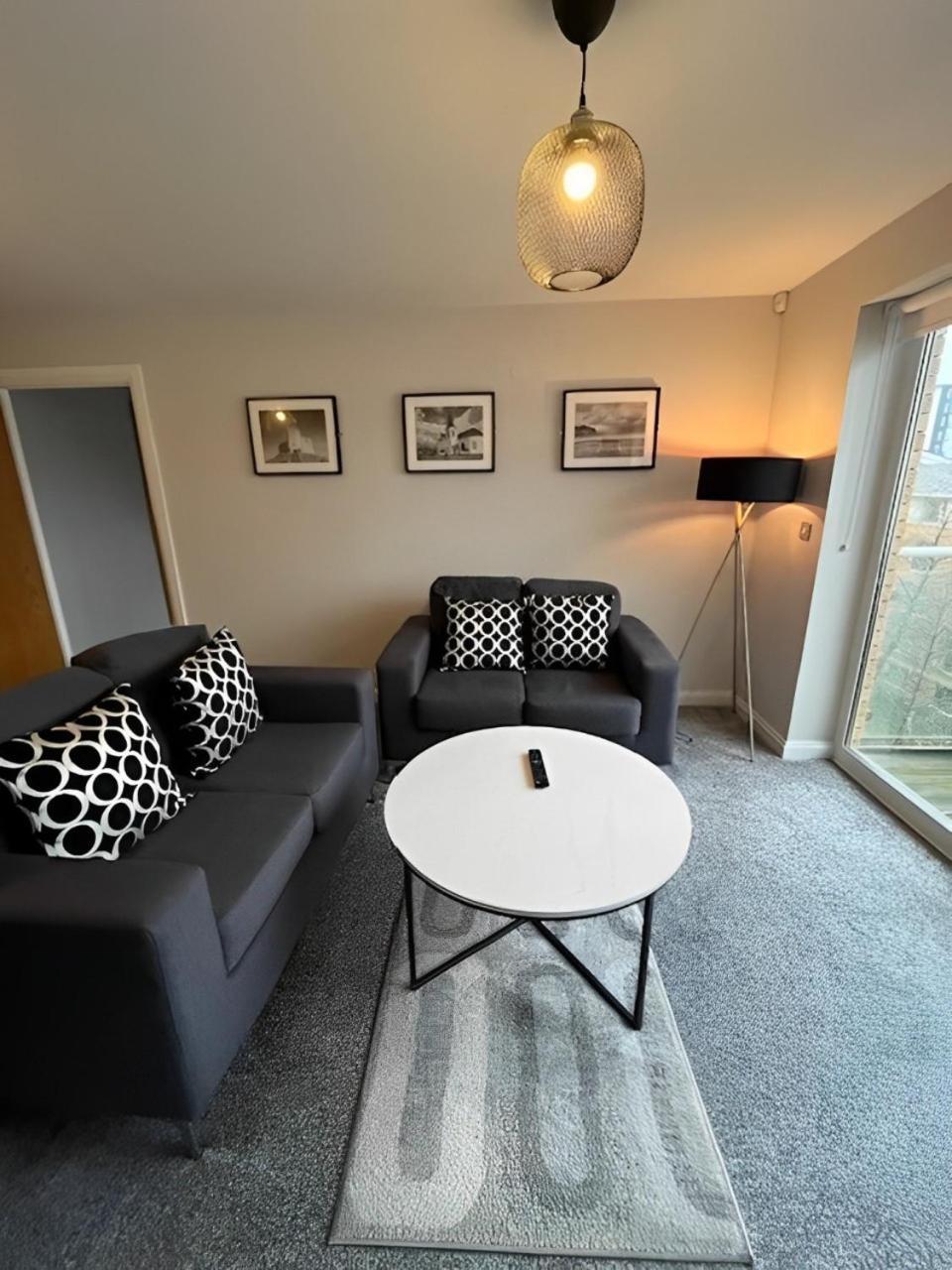 Century Wharf Apartments By Urban Space Cardiff Ngoại thất bức ảnh